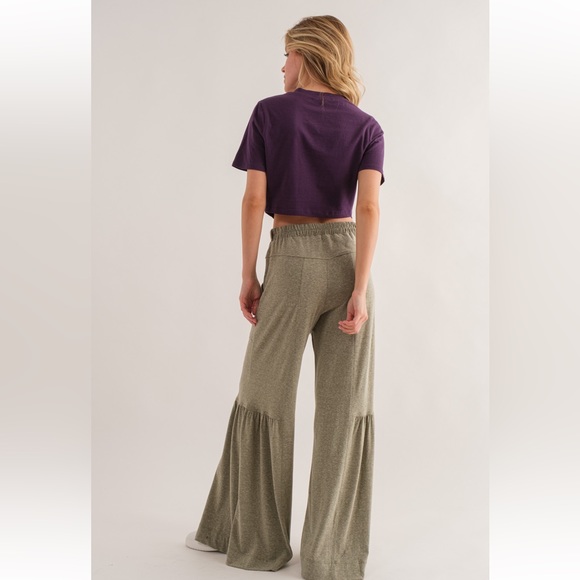 Solid Tiered Wide Leg  Flare Pants - Picture 4 of 5